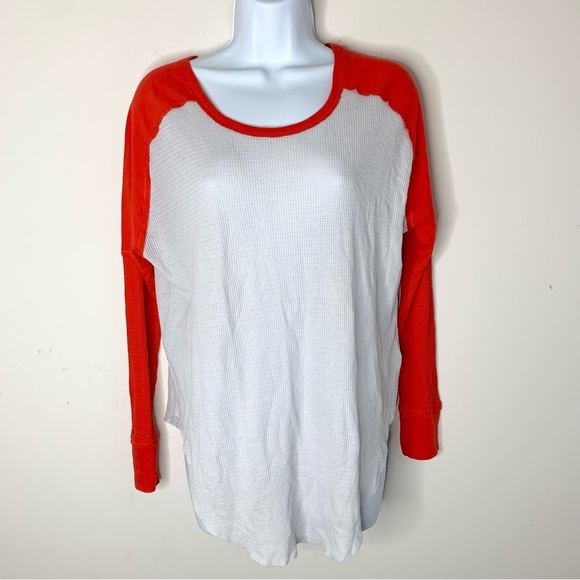 Aritzia TNA Baseball Henley T-shirt Top Waffle knit 3/4 length sleeve Red Size S - Picture 16 of 16